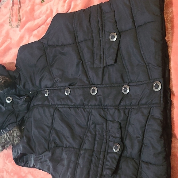 Ladies Vest With Detachable Hood. - Picture 12 of 12